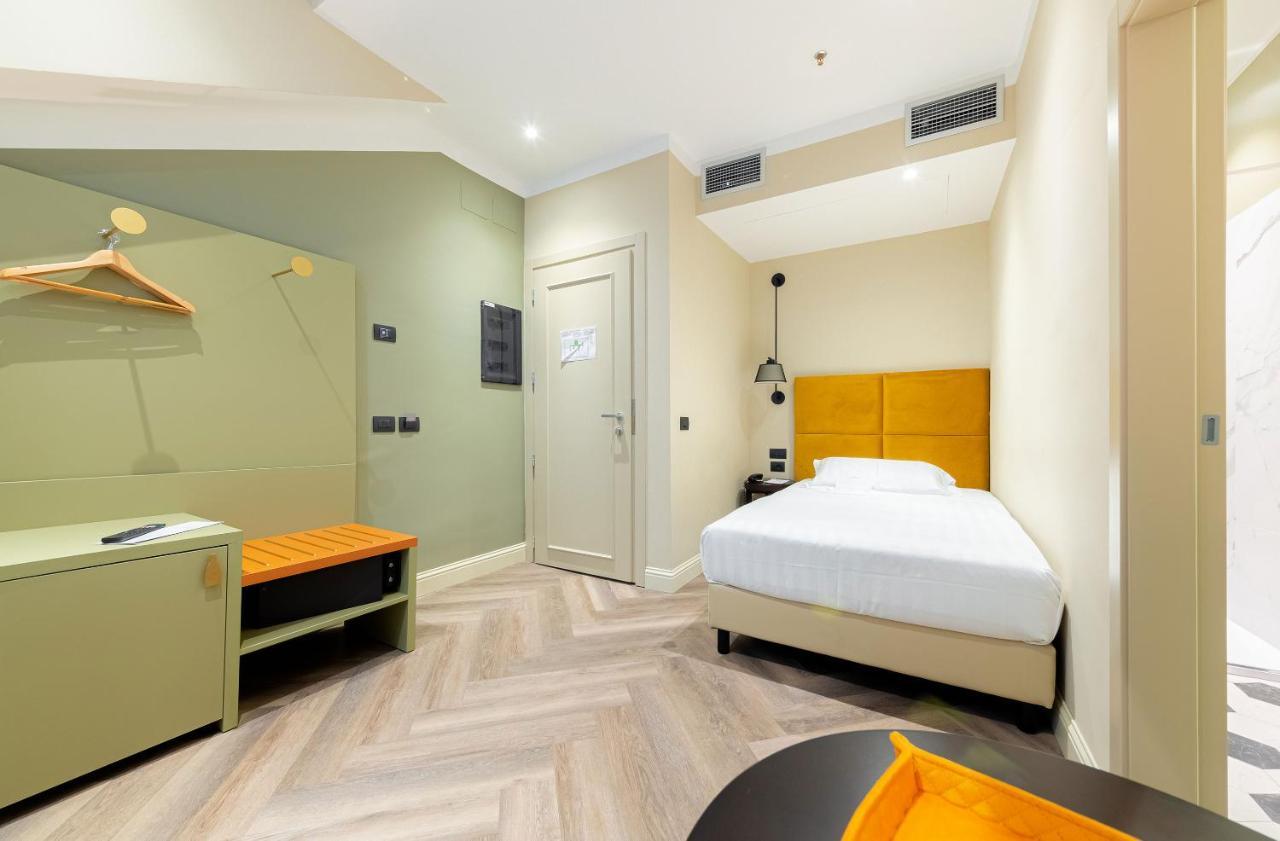 Standard Single Room,1404031241:JPEG